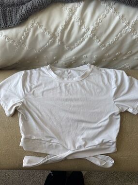 NVGTN White Tie-Waist Crewneck Crop Top
